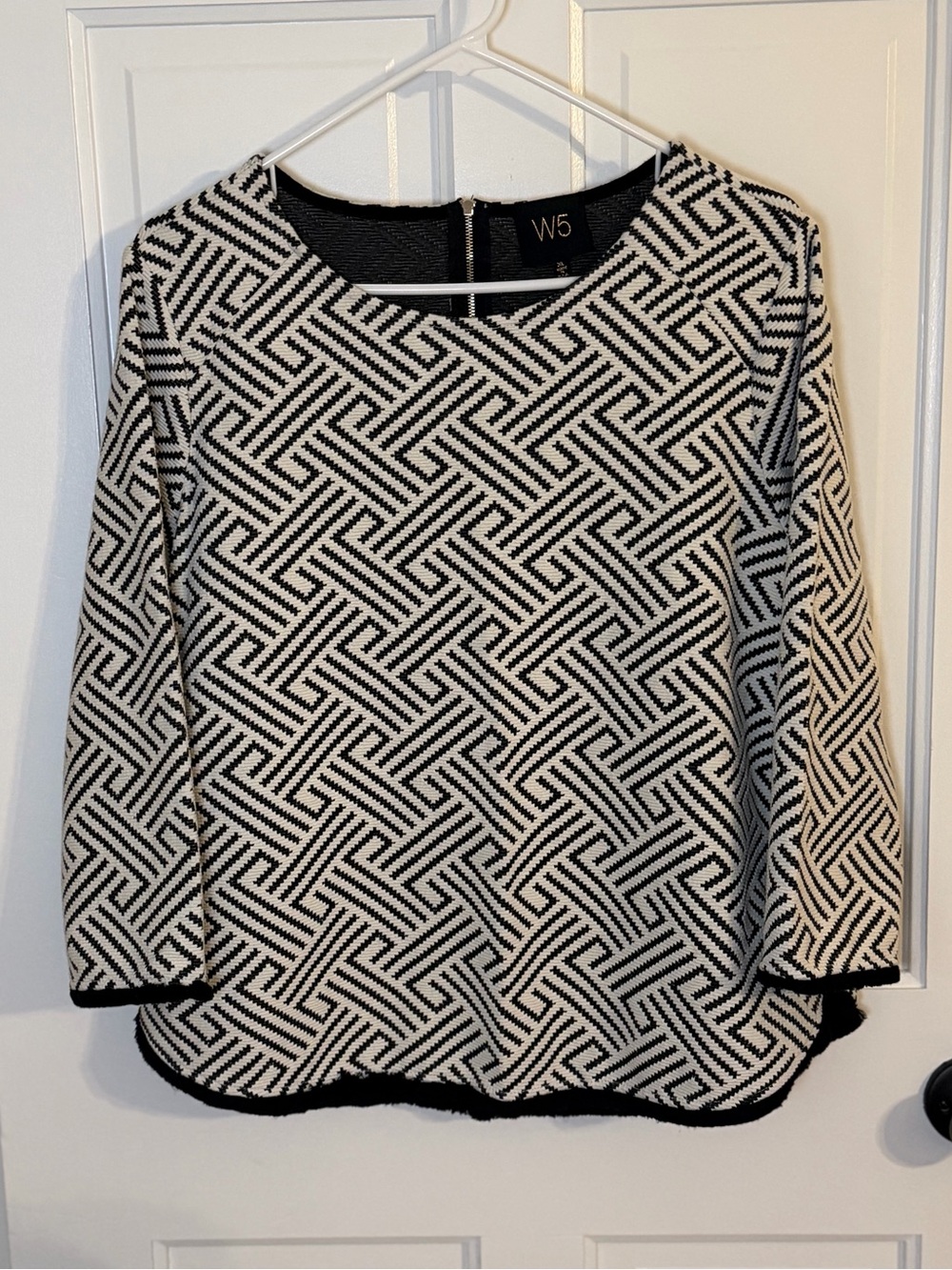 W5 Anthropologie Geometric Textured Knit Top Black White XL Back Zip